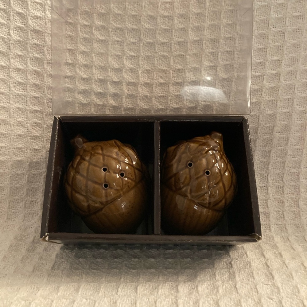 Chris Madden Acorn Salt & Pepper Shakers